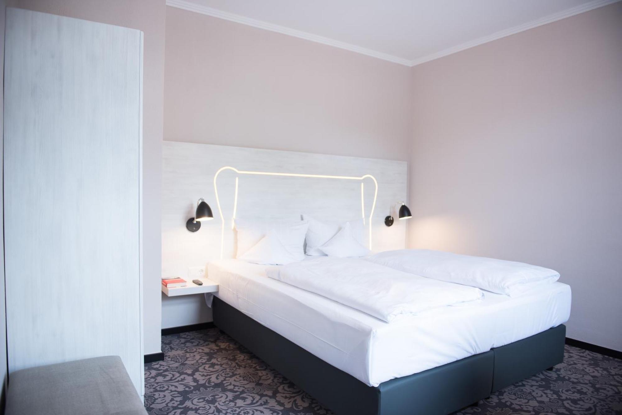 Parkhotel Schillerhain Kirchheimbolanden Værelse billede