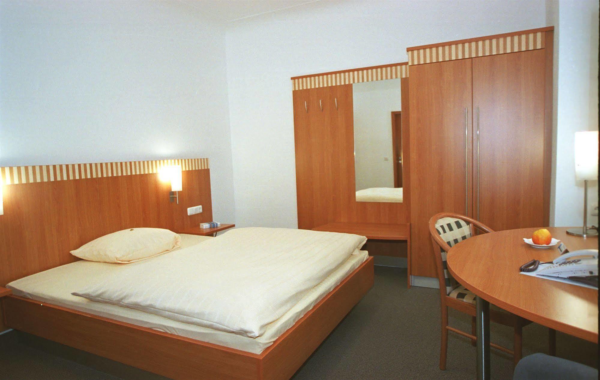 Parkhotel Schillerhain Kirchheimbolanden Eksteriør billede